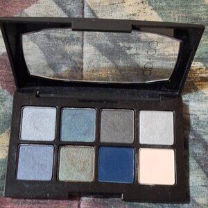 COL-LAB – “Follow Me” 8-Pan Eyeshadow Palette